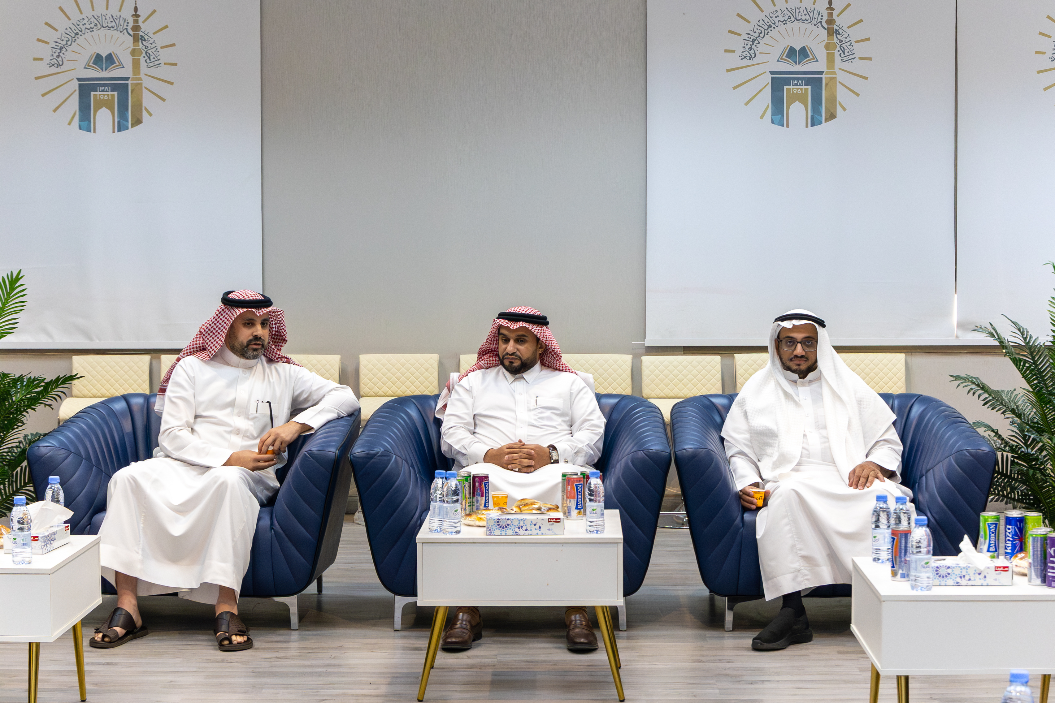 وكيل الجامعة للدراسات العليا والبحث العلمي يزور كلية العلوم ويهنّئ منسوبي قسم الرياضيات